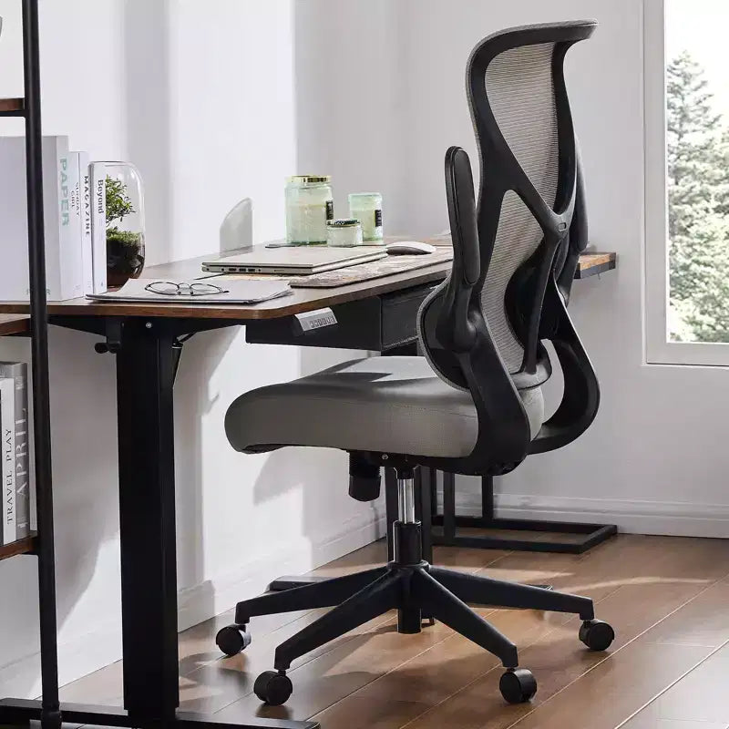 Chaise de bureau pivotante ergonomique moderne en maille avec accoudoirs et soutien lombaire