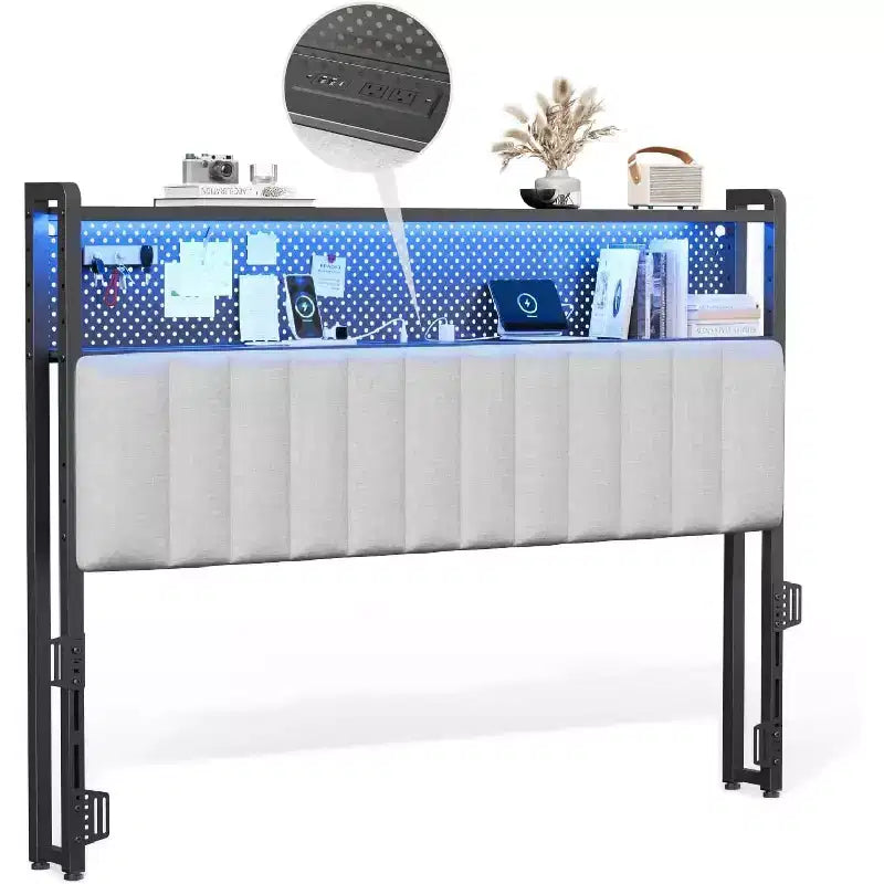 Tête de lit réglable rembourrée avec étagères à 2 niveaux, panneau perforé, stations de recharge et lumières LED